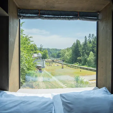 Hrad Kunzov Glamping & & Restaurant Κάμπινγκ Přerov
