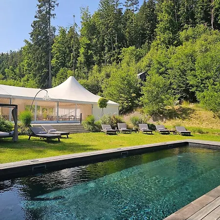 Hrad Kunzov Glamping & & Restaurant * Przerów