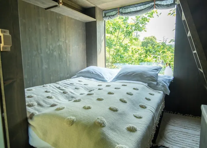 Hrad Kunzov Glamping & & Restaurant Κάμπινγκ Přerov